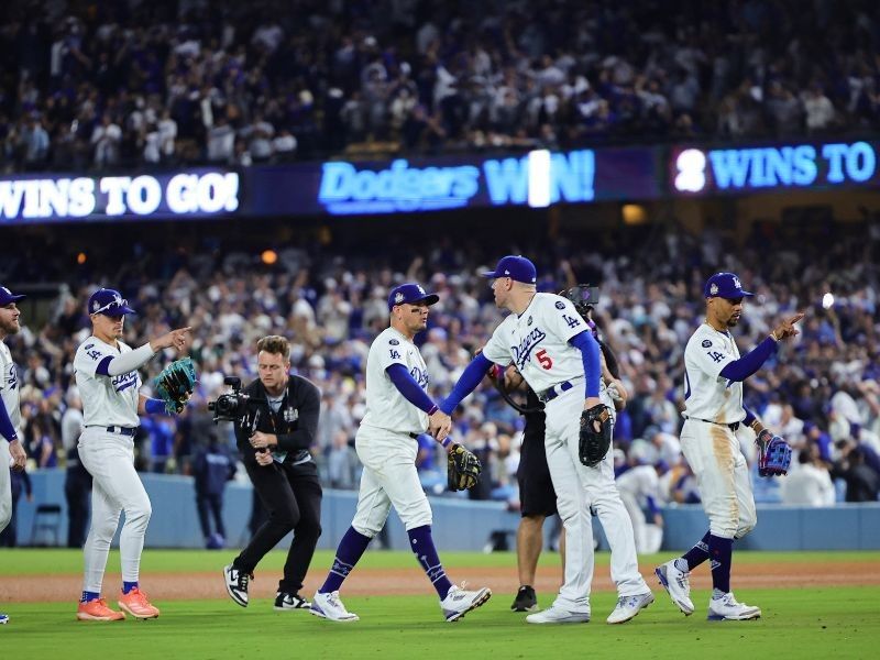 Ohtani injury scare as Dodgers down Yankees to take 2-0 World Series lead