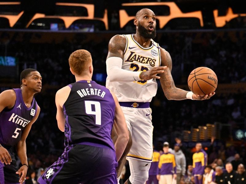 NBA: James triple-double helps Lakers hold off Kings