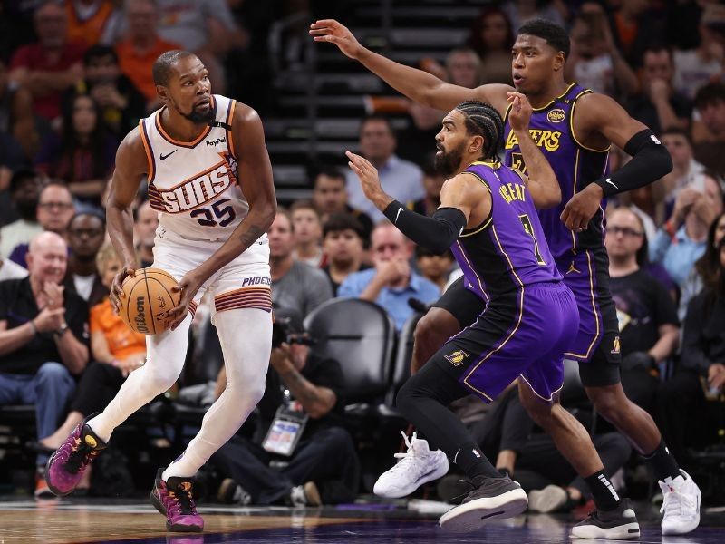 Suns scorch previously unbeaten Lakers