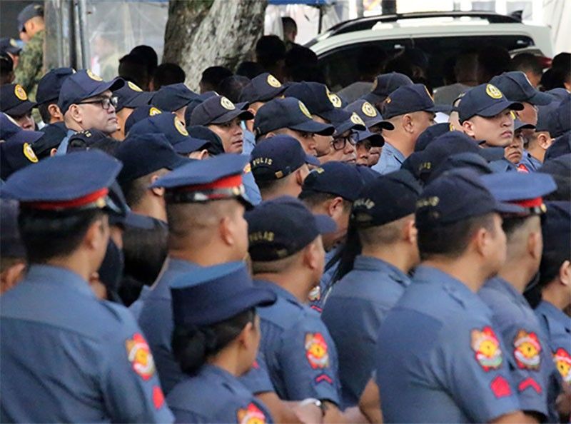 Higit 8k PNP, AFP idedeploy sa mga sementeryo sa Bicol ngayong Undas