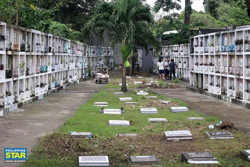 Administrator ng public cemetery, 5 pa kinasuhan sa paghukay ng bangkay