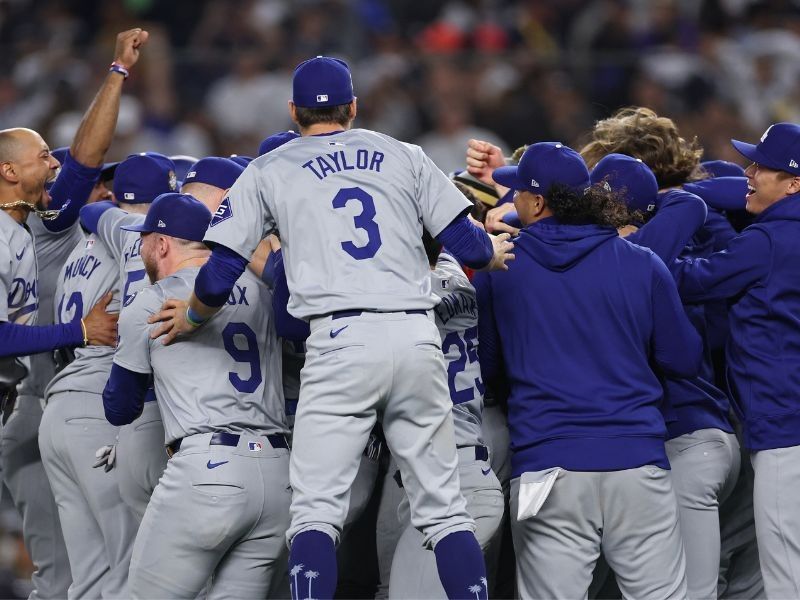 Los Angeles Dodgers beat New York Yankees 7-6 to win World Series