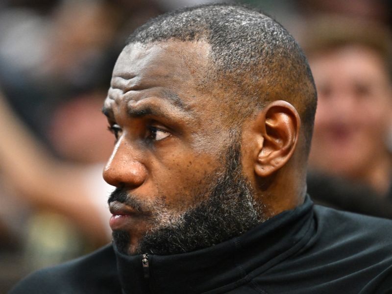 LeBron James backing Harris in US election battle