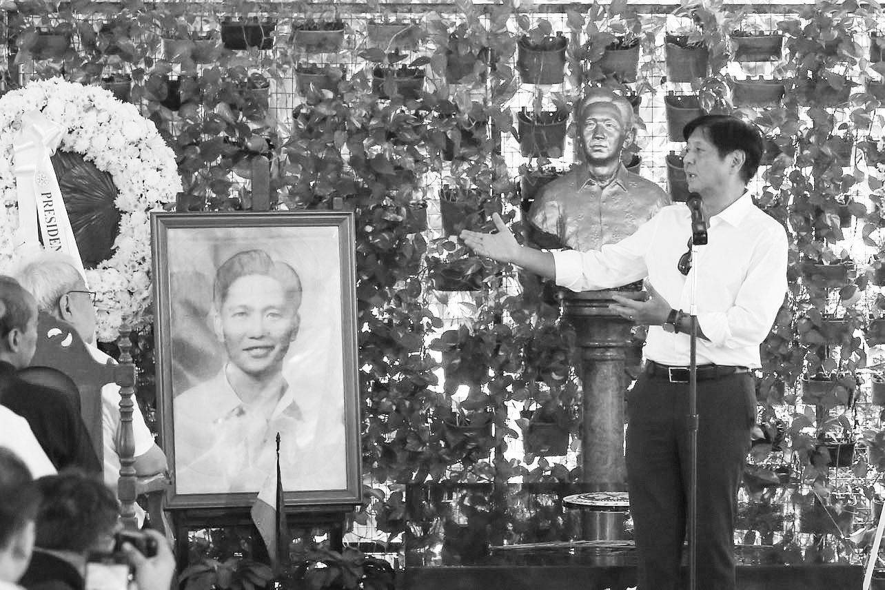 Pangulong Marcos pinasalamatan Marcos loyalists na dumalaw sa puntod ng ama