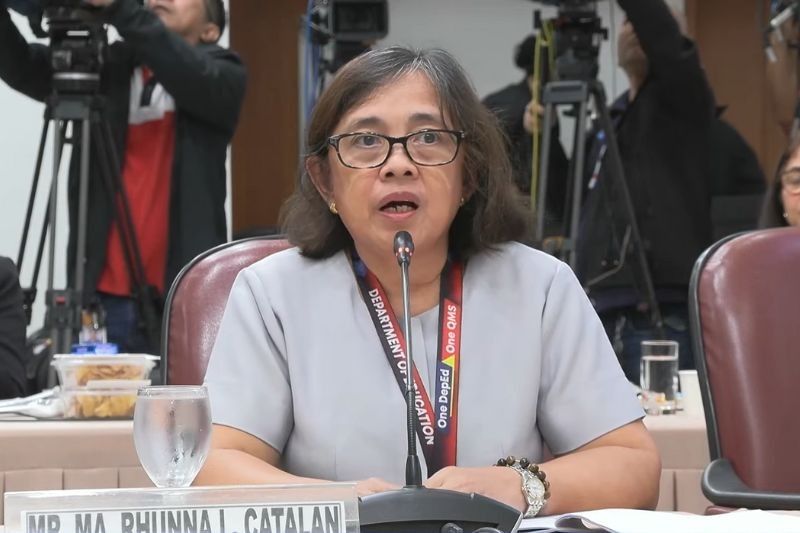 DepEd chief accountant admits receiving P25,000 cash envelopes under VP Sara's term