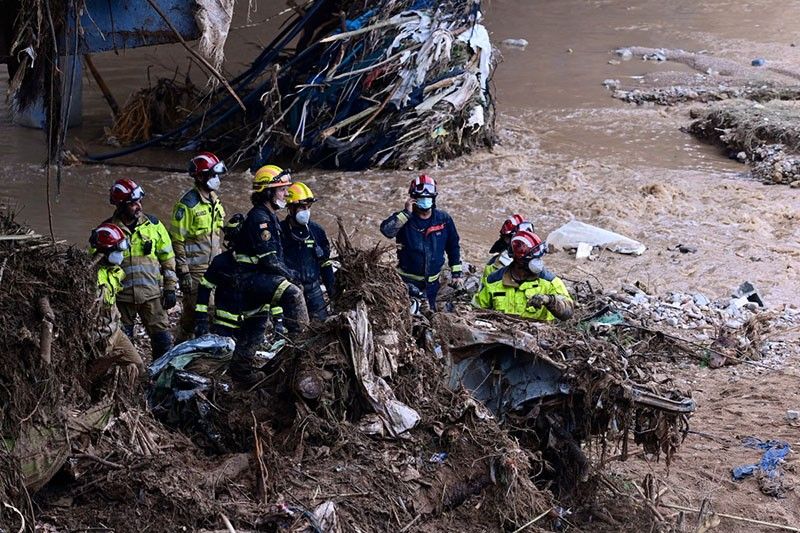 Spain dreads more flood deaths on day six of rescue