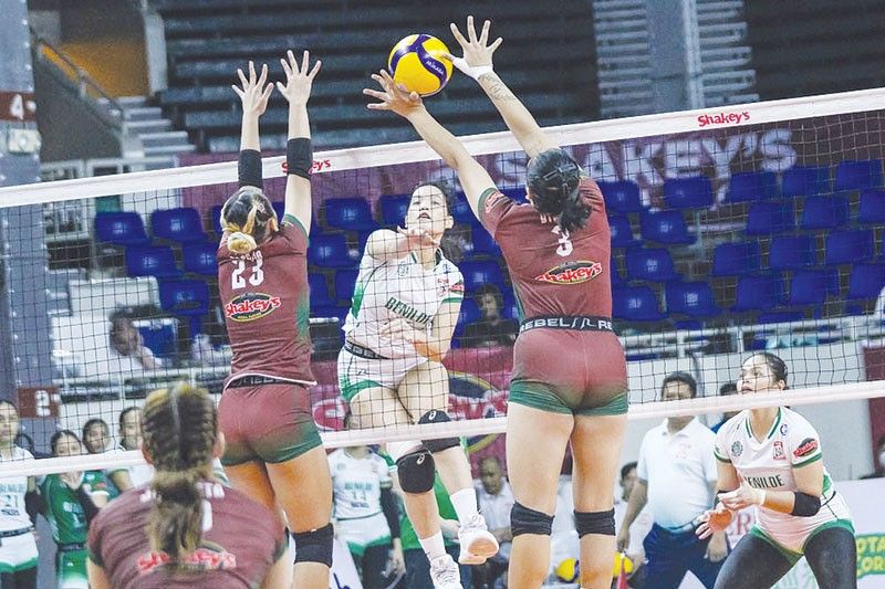 St. Benilde kinaldag ang UP sa Shakeyâs volley