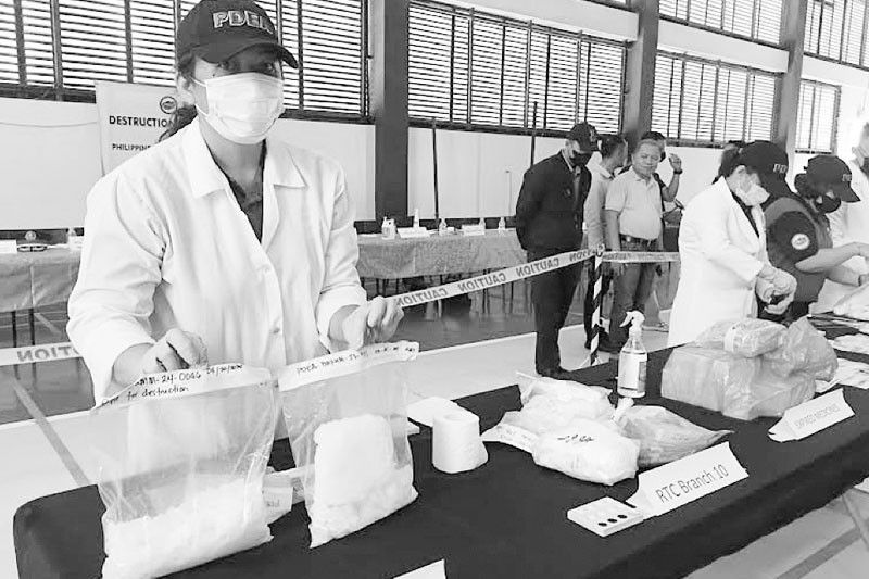 P55 milyon droga na nakumpiska ng PDEA, sinunog