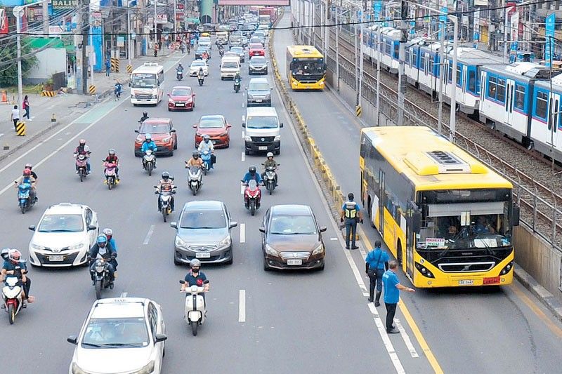 Reverse traffic on EDSA busway eyed