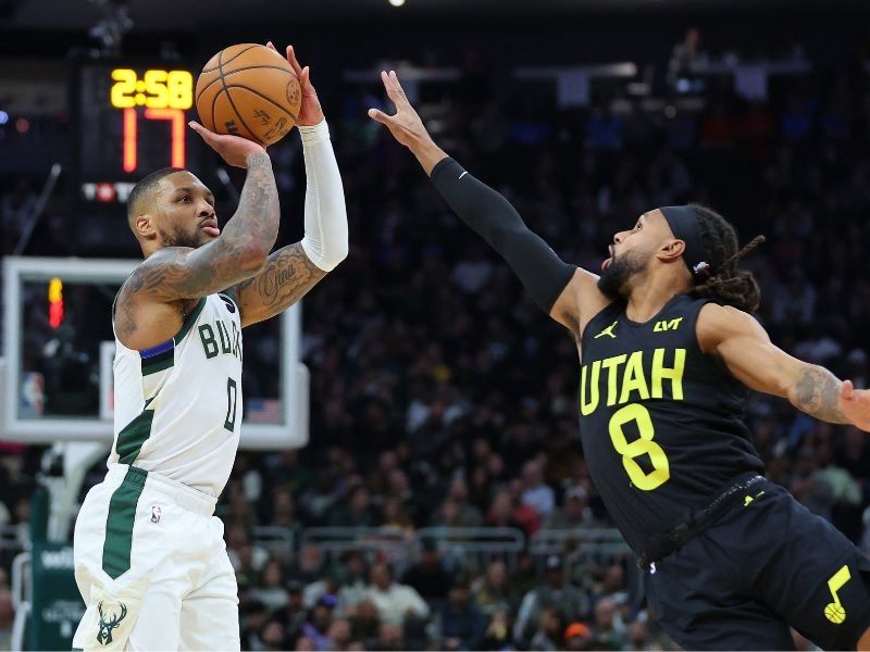 Bucks end dry spell, rout Jazz