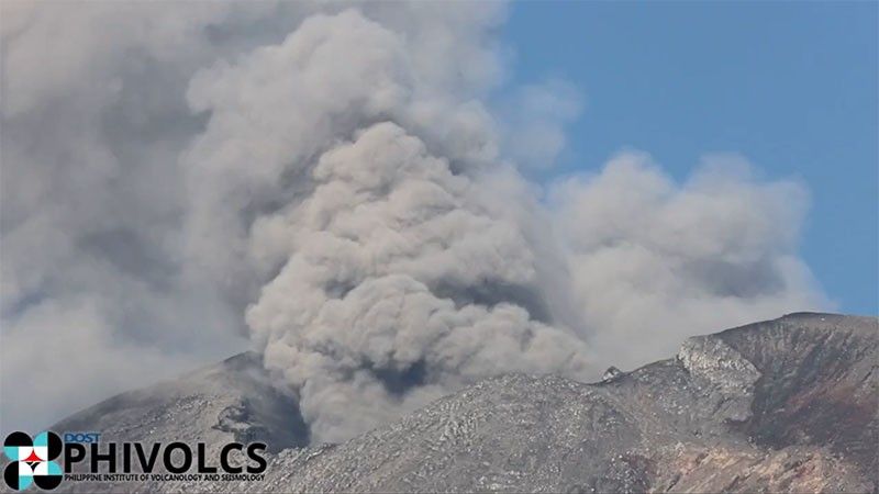 Kanlaon Volcano spews ash for over an hour on November 9