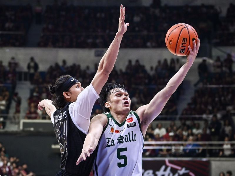 Archers shoot down Maroons for solo lead