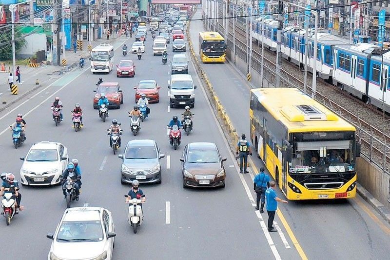 PDEA driver nabbed for EDSA busway violation