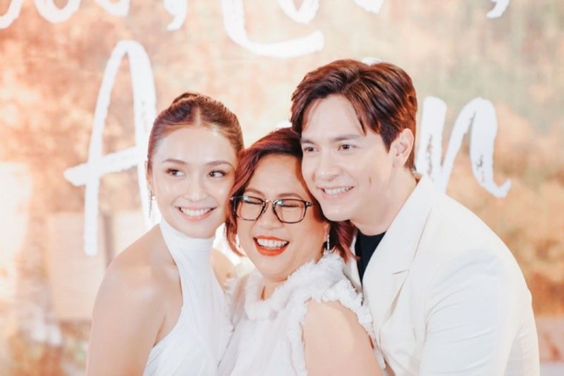 Kathryn Bernardo, Alden Richards return home together; thank fans for  'Hello, Love, Again' earning P1B | Philstar.com