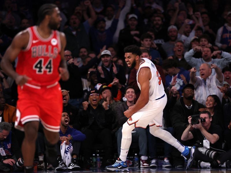 Late blunder spoils Towns' career game with Knicks in close loss