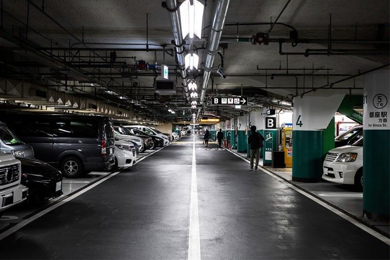 Pagtayo sa parking slots, bilang reservation bawal na