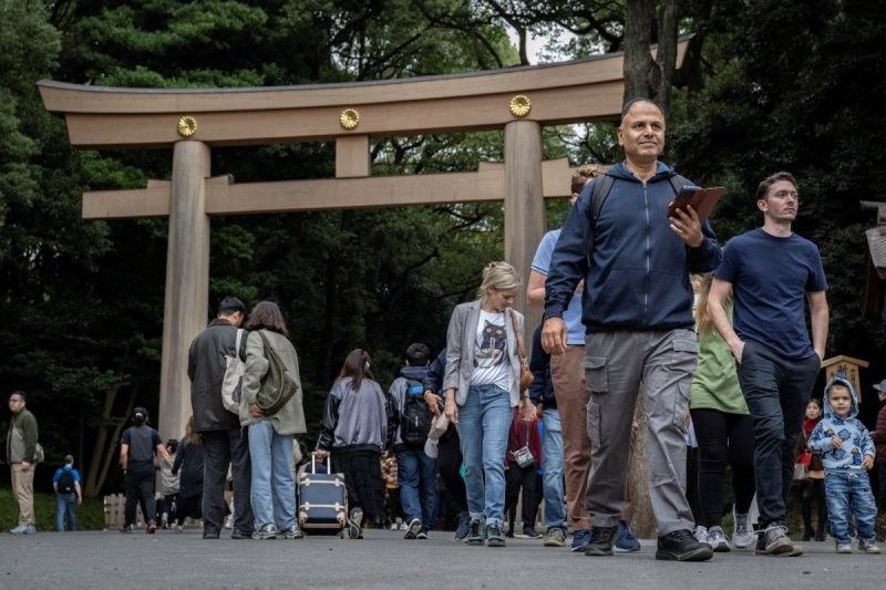 Japan economic growth slows in third quarter