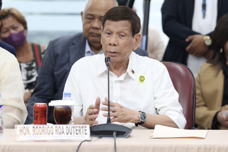 Duterte pinasasampahan na ng crimes against humanity, murder sa EJK ng drug war