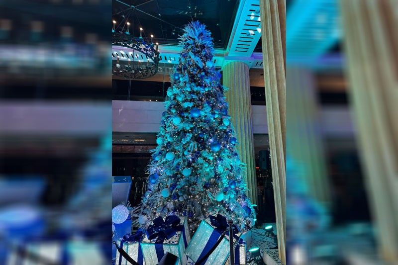 A Christmas symphony in blue and silver