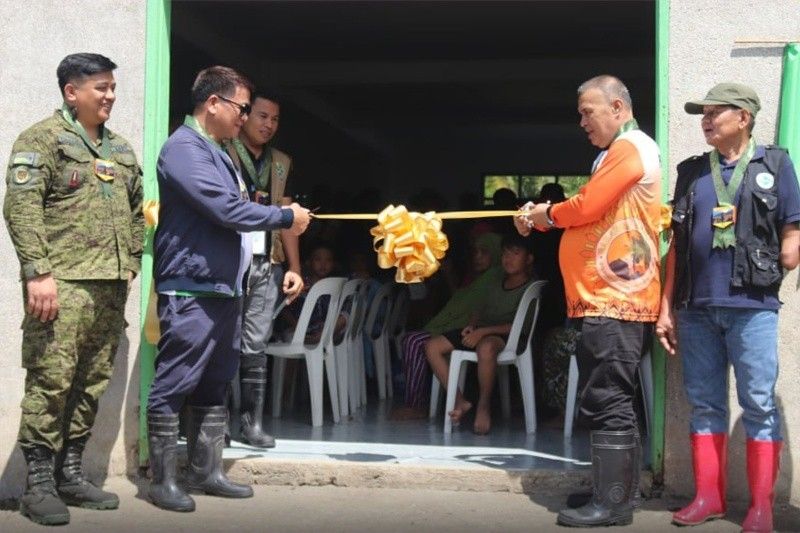 Non-Muslim soldiers rebuild old mosque in Maguindanao