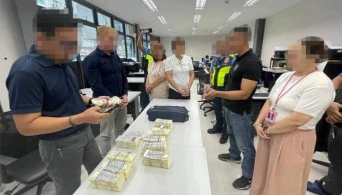 Aussie, 2 pa huli sa halos $500,000 pekeng dolyar