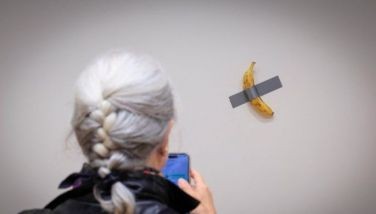 Banana taped to a wall sells for P365M in New York