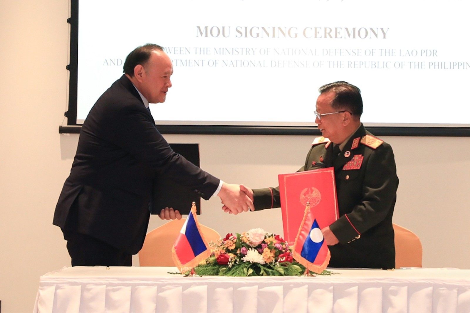 Philippines signs first defense deal with Laos