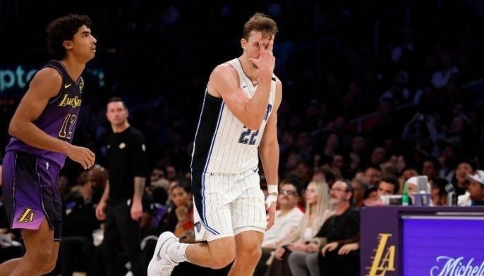 Magic itinakas ni  Wagner sa Lakers