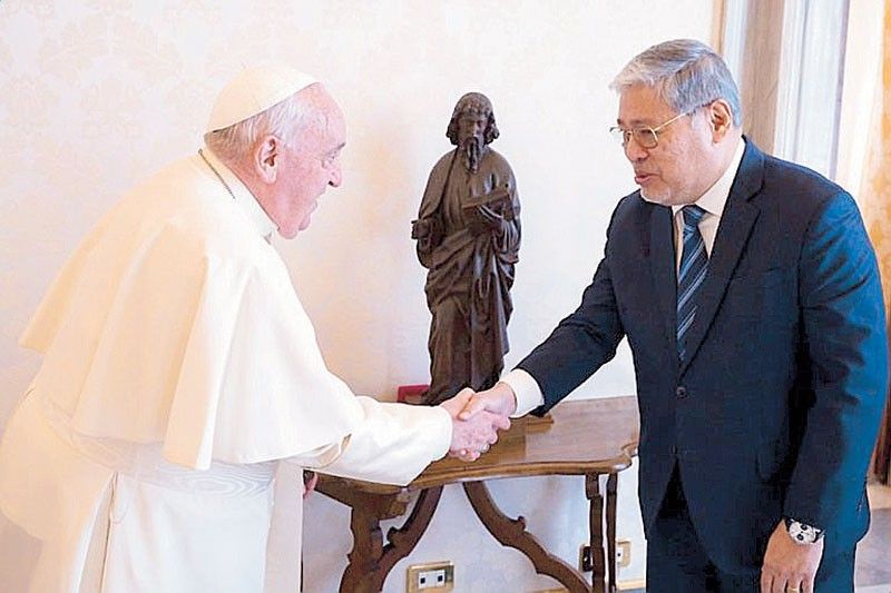 DFA chief meets Pope Francis