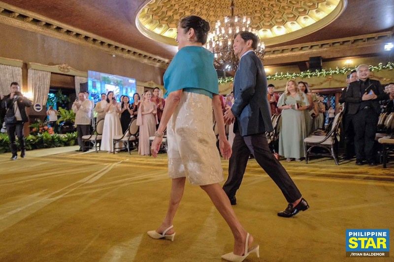 President Marcos, Liza off to UAE despite âactive threatâ