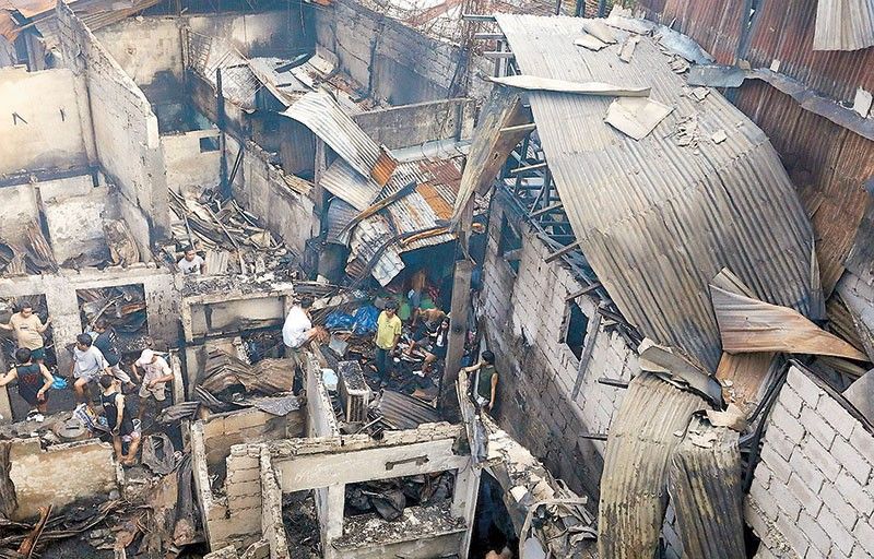 Fire leaves 1,500 people homeless in Manila