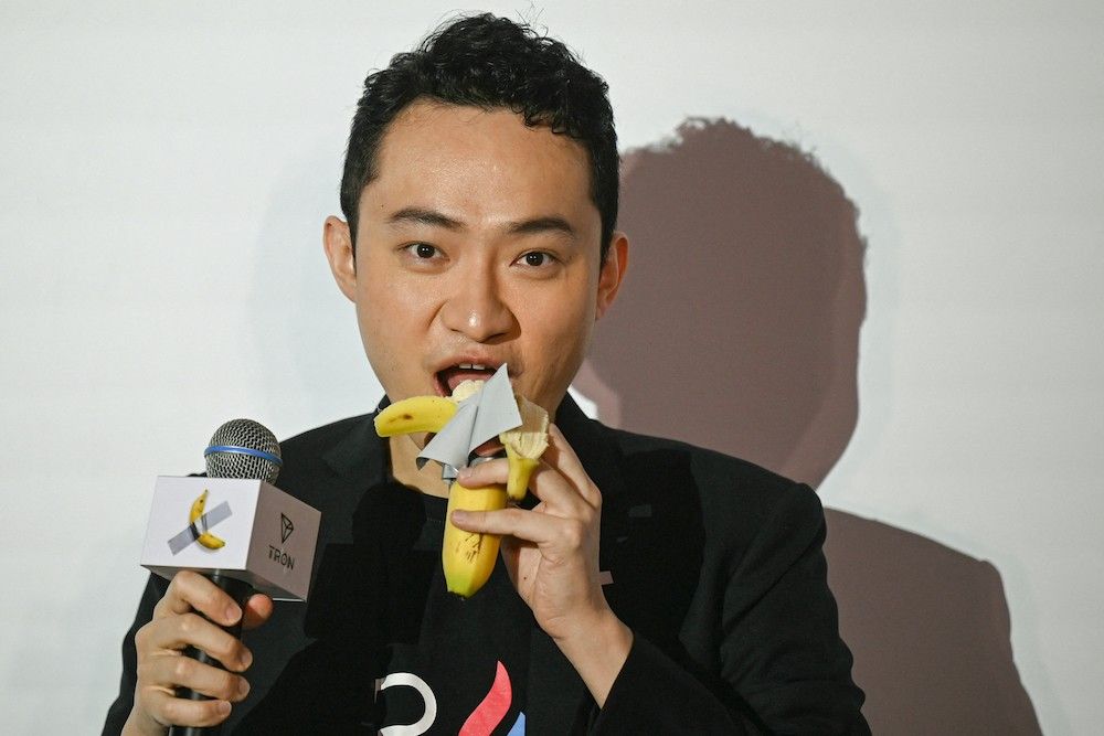 Crypto boss eats banana art he bought for P365M