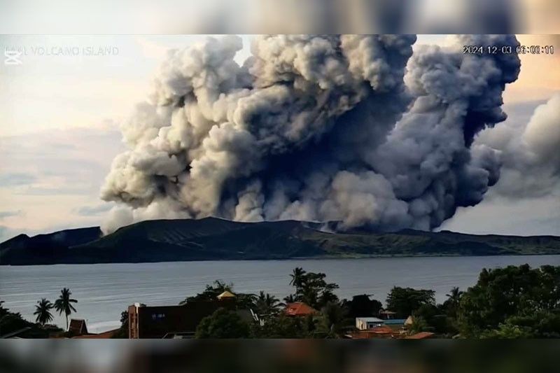 Minor eruption occurs at Taal Volcano