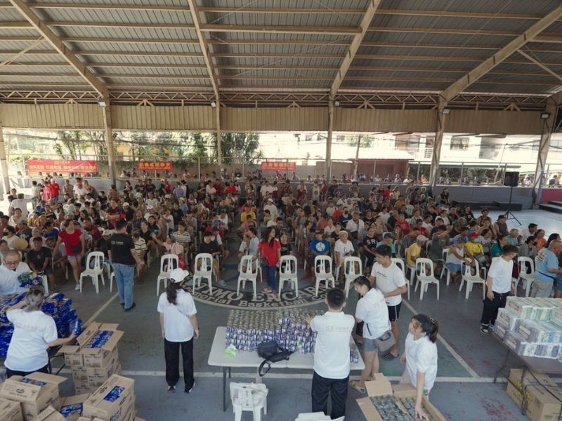 Kawit typhoon victims get aid