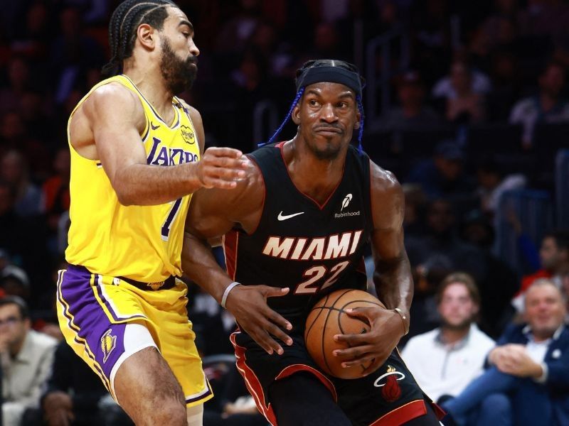 Heat embarrass Lakers, Hawks end Bucks' NBA winning streak