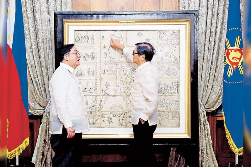 PresidentÂ Marcos receives original 1734 Murillo Velarde Philippine map