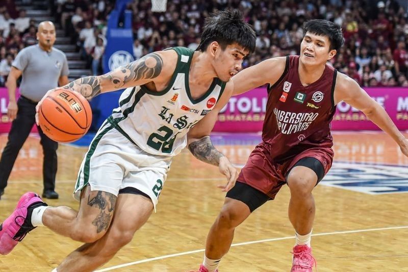 Archers, Fighting Maroons bakbakan sa Game 1