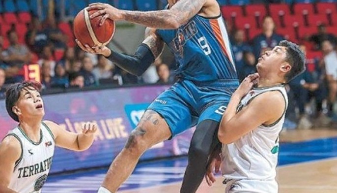 Kennedy bumida sa pagkuryente ng Bolts sa Dyip