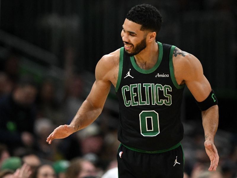 Tatum leads Celtics to win over Bucks