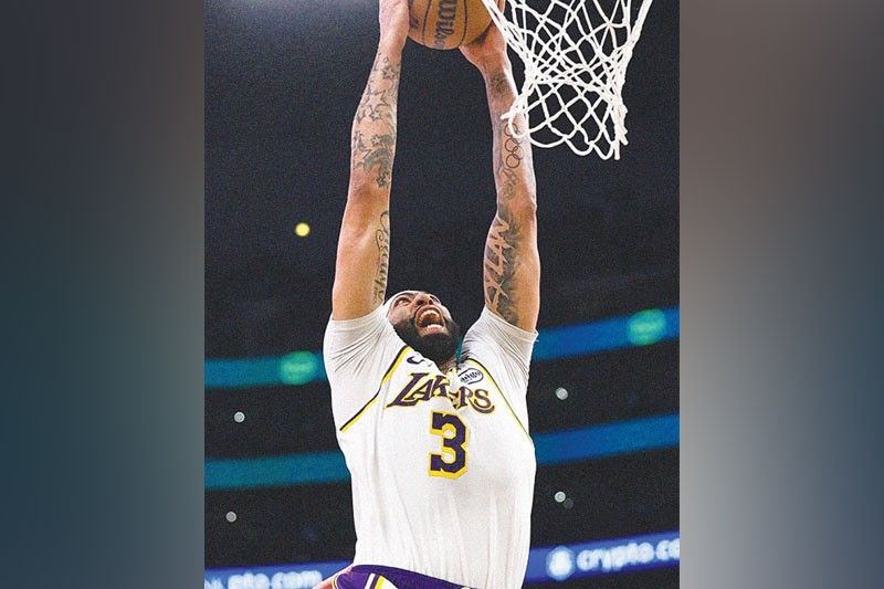 Lakers pinigilan ang 3-game losing skid