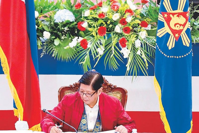 Palace: Budget to be reviewed, signed before Christmas