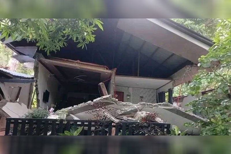 Lupa biglang umangat sa Quezon: 15 bahay, paaralan at riles nasira