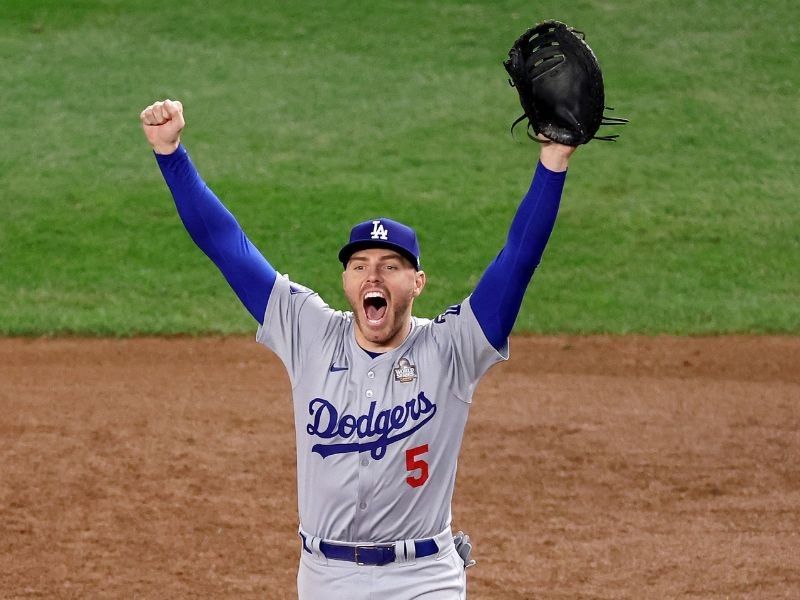 Freeman's World Series walk-off home run ball sold for $1.56 million