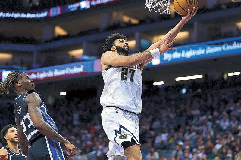 Murrayâs late shot lifts Nuggets past Kings