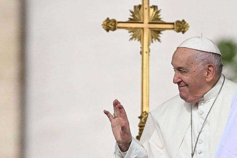 Pope praises Pinoys for their faith