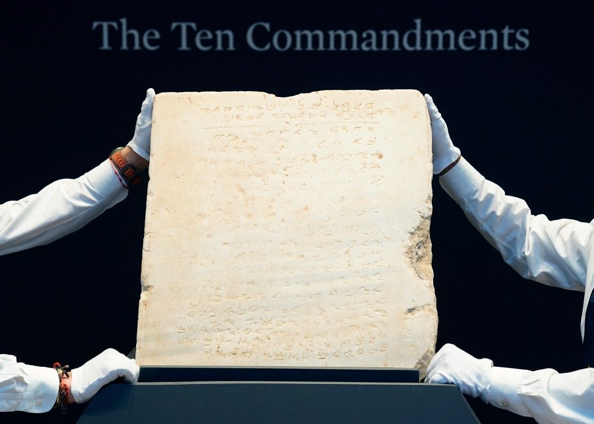 Stone tablet engraved with Ten Commandments sells for P295-m