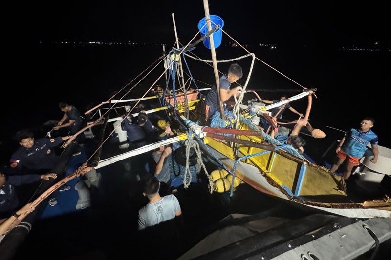 PCG rescues 2 fishermen off Bataan