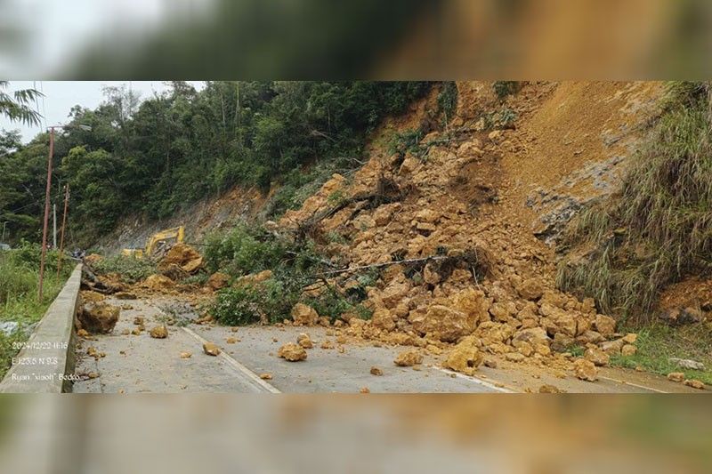 Duha ka landslides sa south