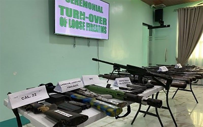 29 armas ng mga residente isinuko sa Sultan Kudarat