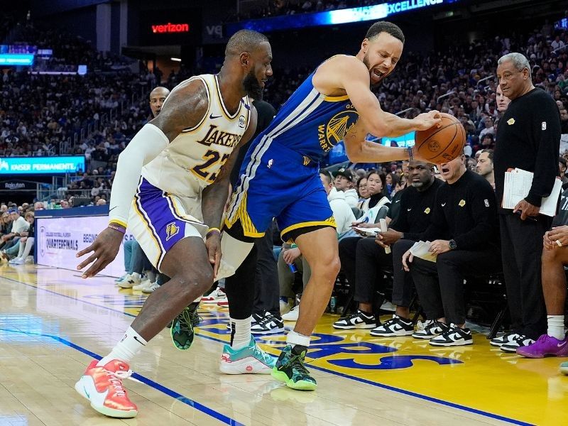 Lakers escape Warriors after another LeBron-Curry classic